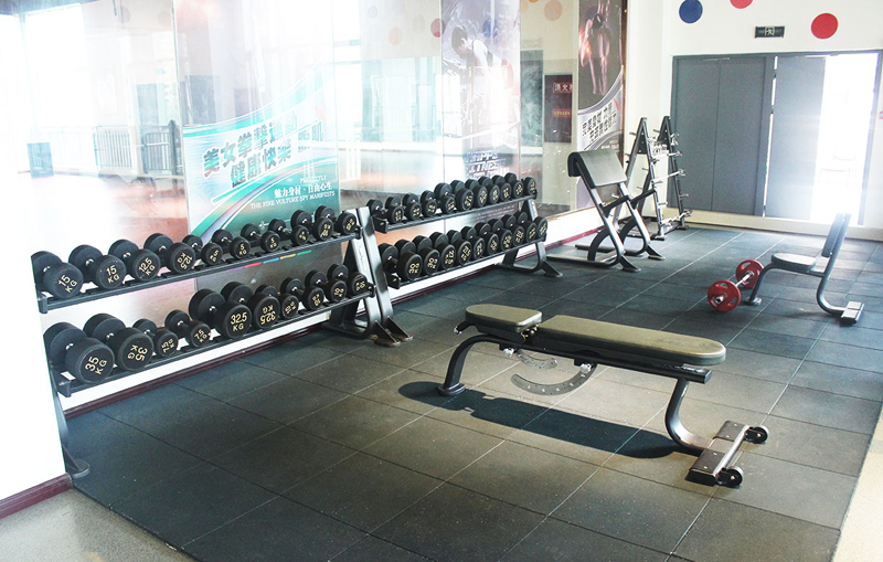 健身房器材